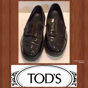 ********FURTHER REDUCED********TODS LIKE NEW EUC PATENT DRIVING LOAFER SZ 7